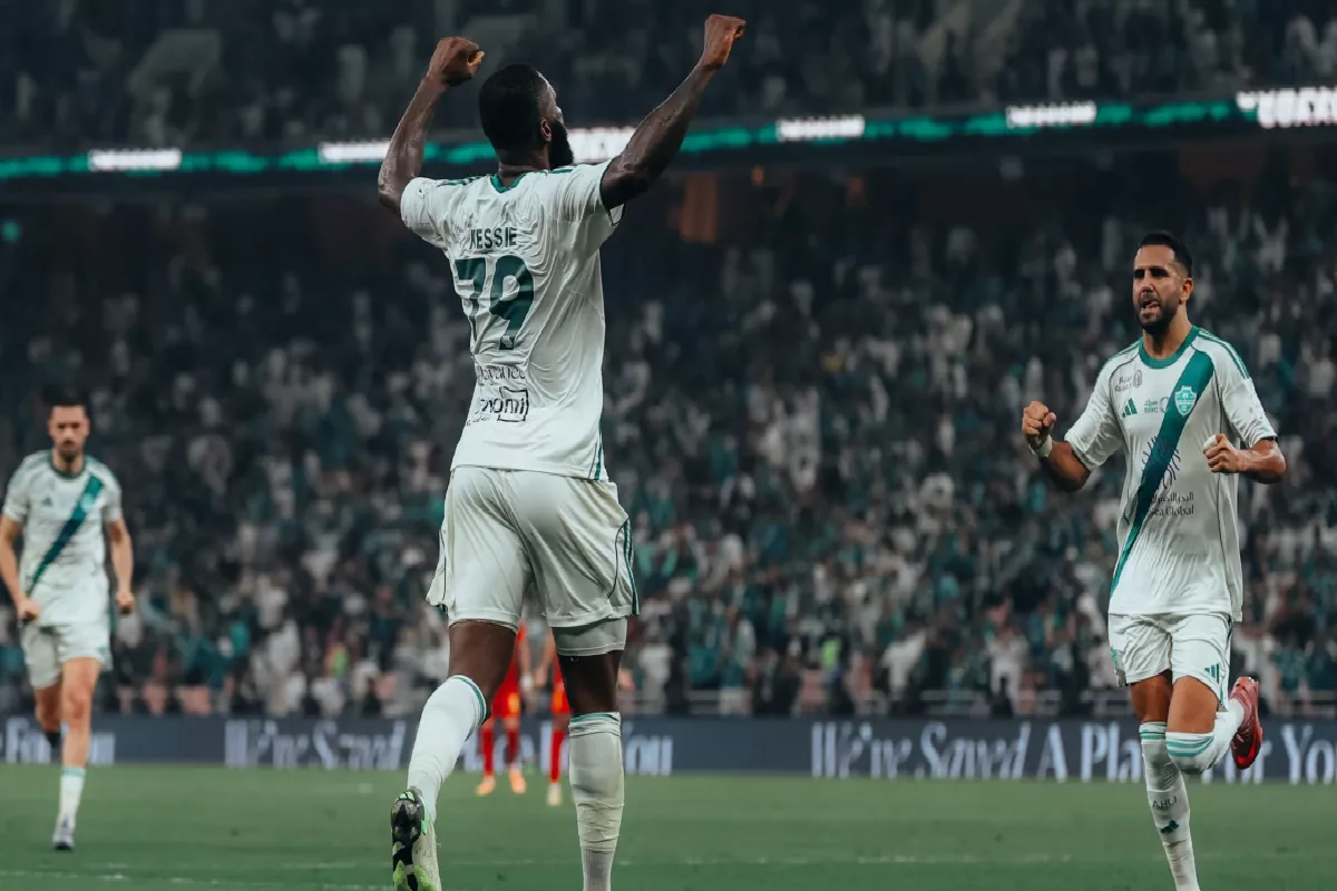 الأهلي ضد القادسية.