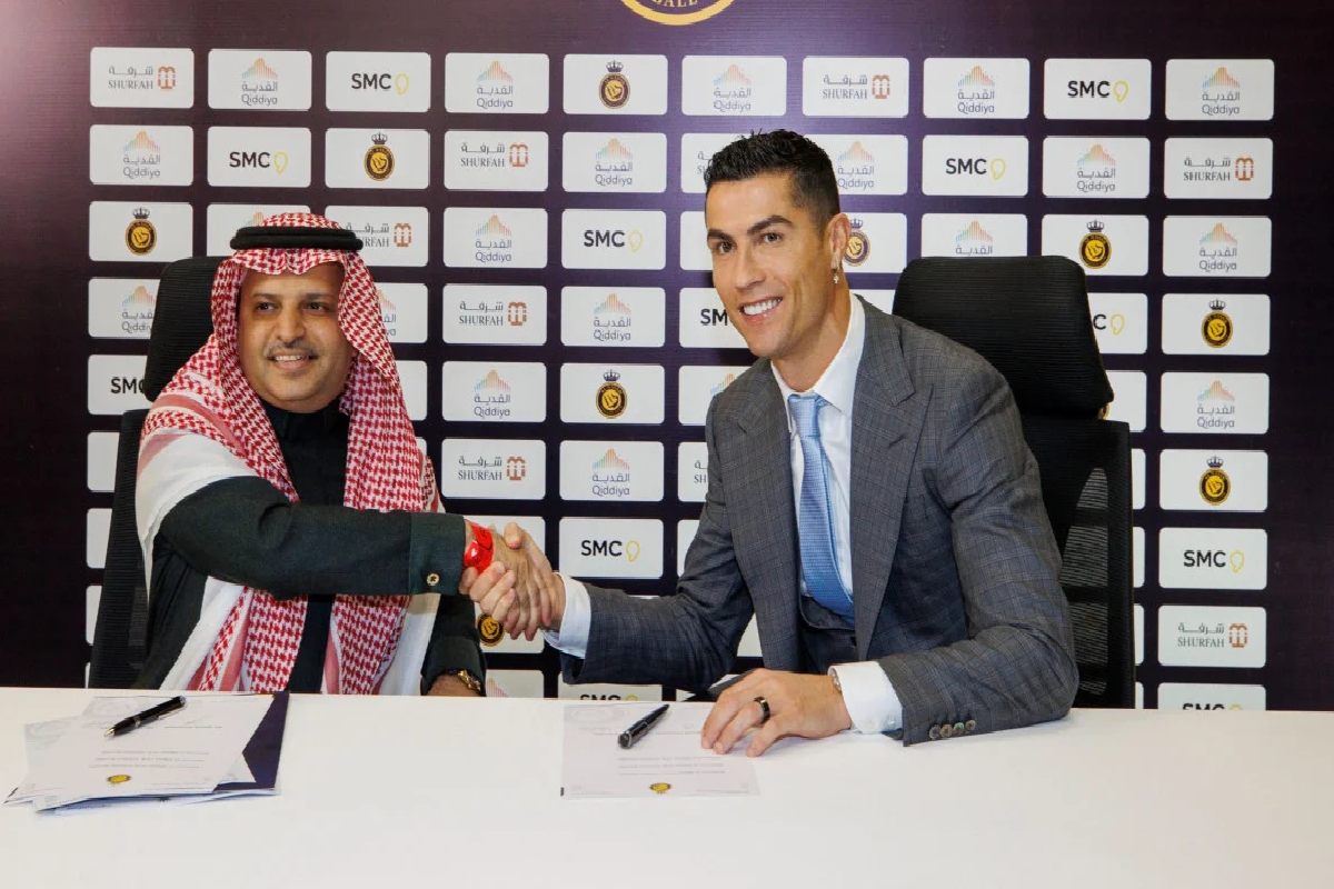 كريستيانو رونالدو ومسلي آل معمر.