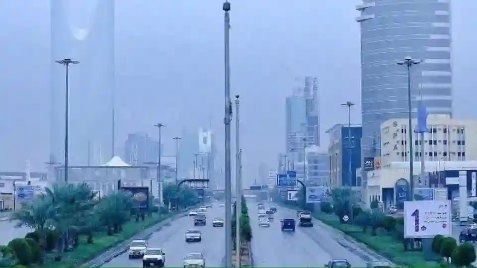 حالة الطقس المتقلبة في السعودية يوم الأحد