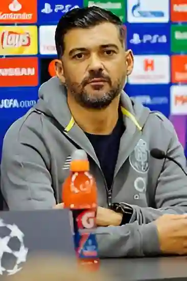المدرب البرتغالي سيرجيو كونسيساو مدرب نادي الاتحاد