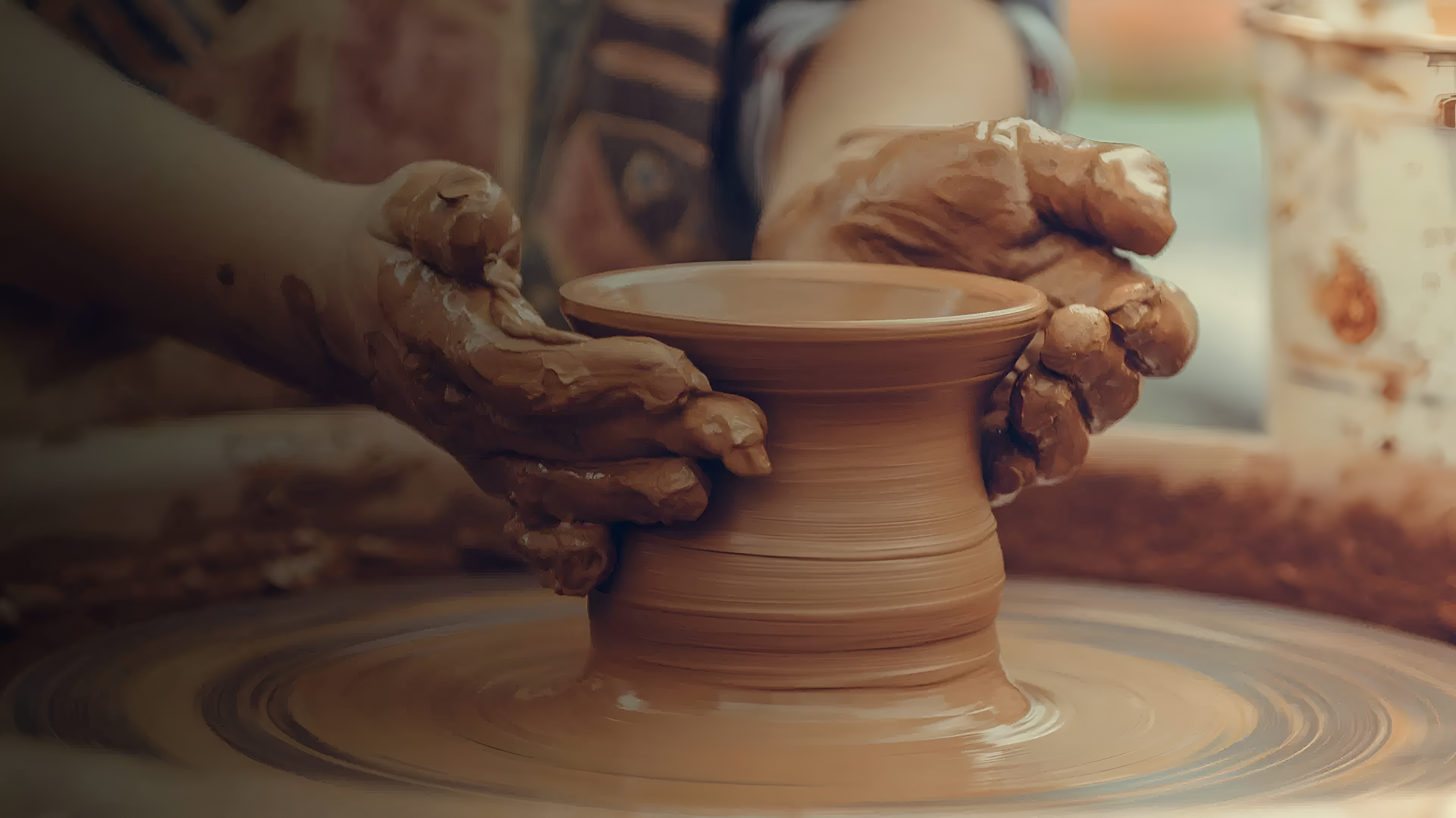 الصلصال الحراري يمكّن نساء وادي