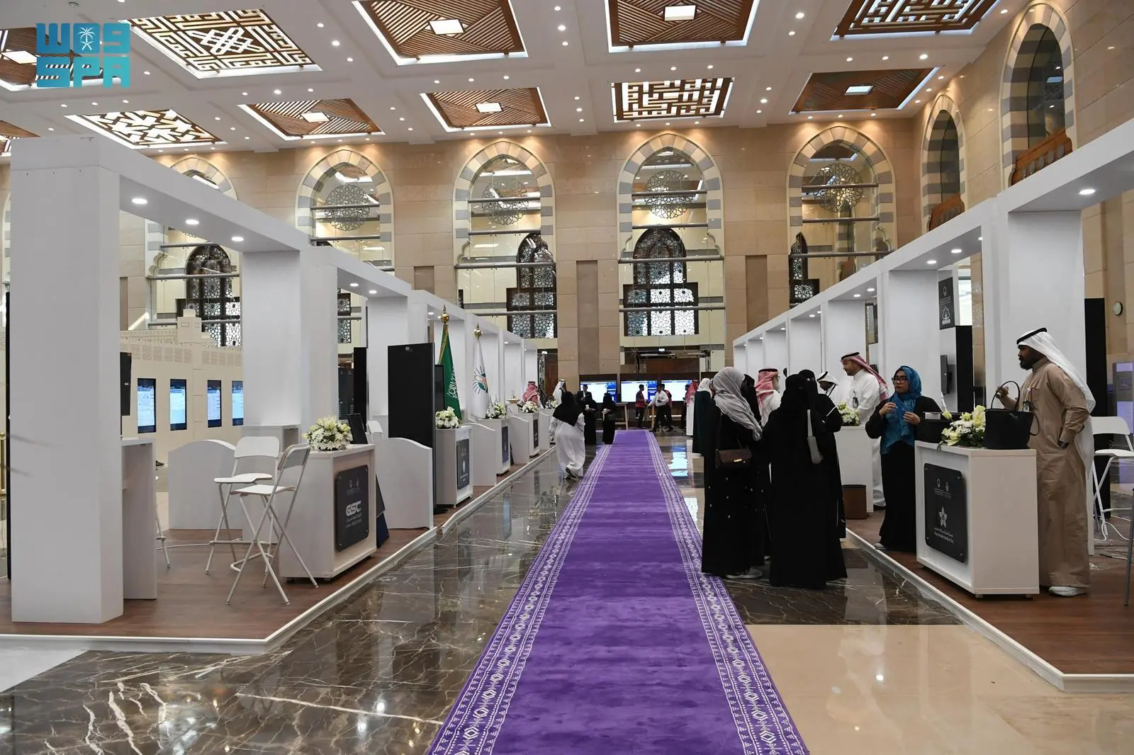 تطبيق ذكي لإدارة ازدحام مكة
