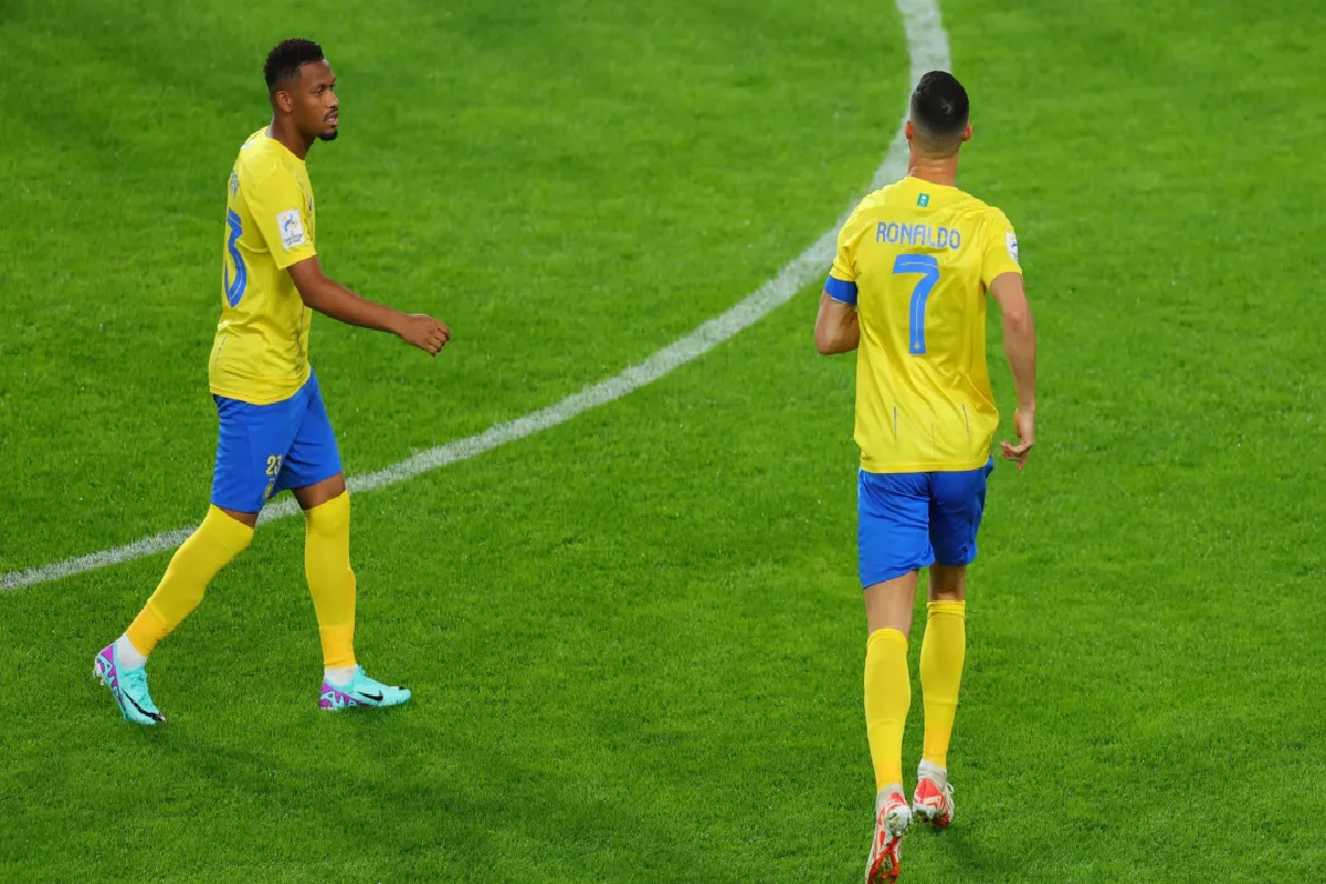 اللاعب أيمن يحيى.