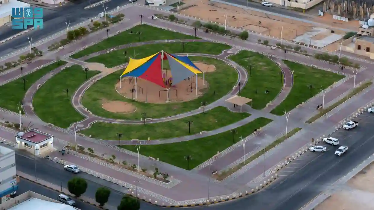 132 حديقة تزين الجوف خريفًا