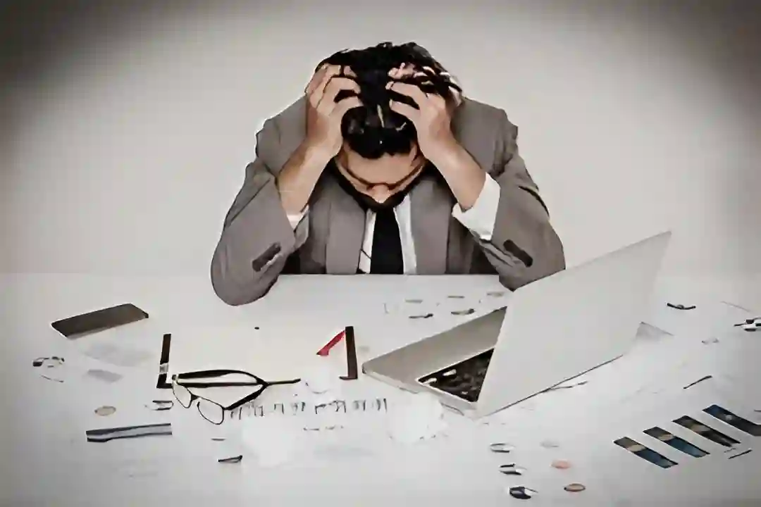 ساعات العمل الطويلة تدمر الدماغ