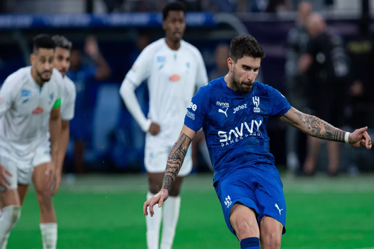 البرتغالي روبن نيفيز.